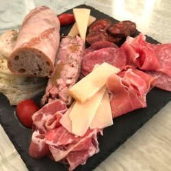 Assiette de Charcuterie à Partager